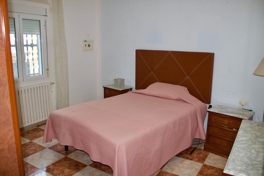 4 bedroom Apartment for sale in Valls - € 210,000 (Ref: 9461989)