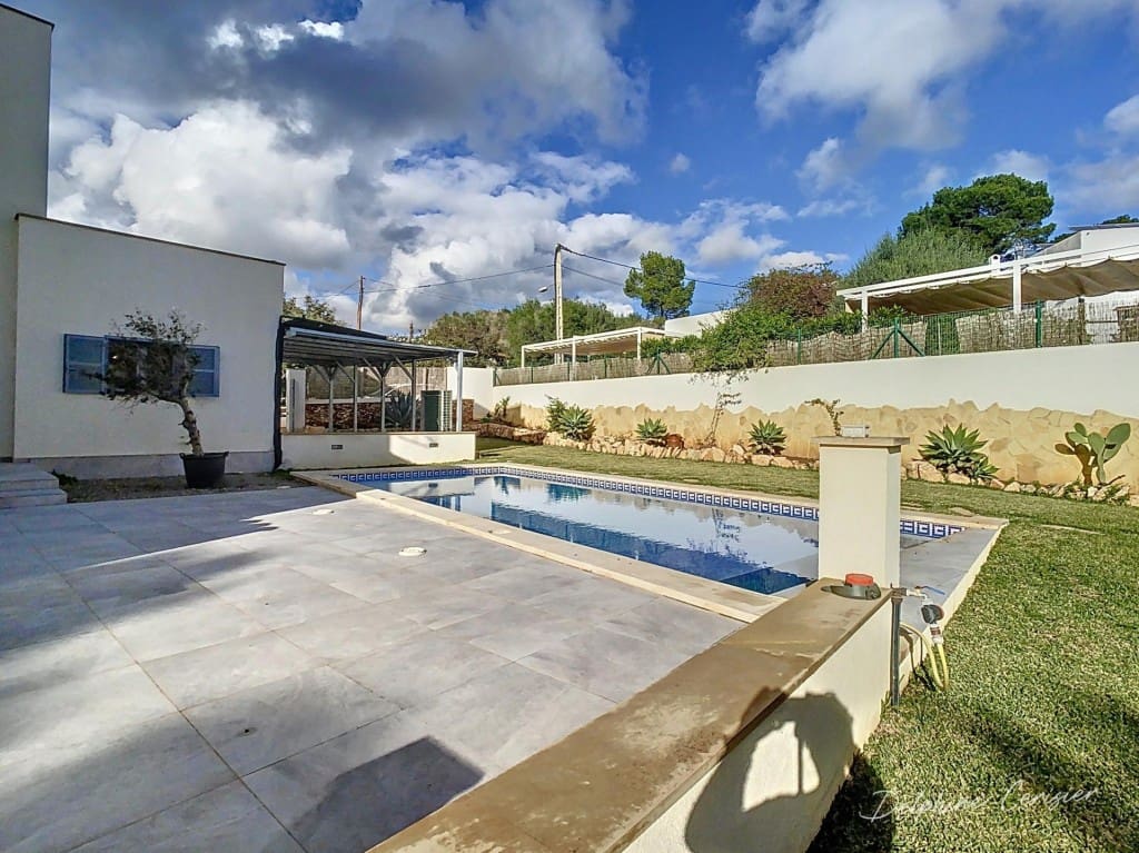 Chalet de 4 habitaciones en Santanyí en venta con piscina - 1.450.000 € (Ref: 9465497)