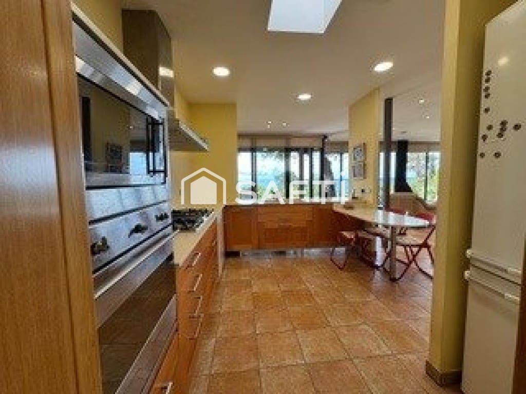 3 sovrum Villa till salu i Sant Pol de Mar med pool - 690 000 € (Ref: 9465498)