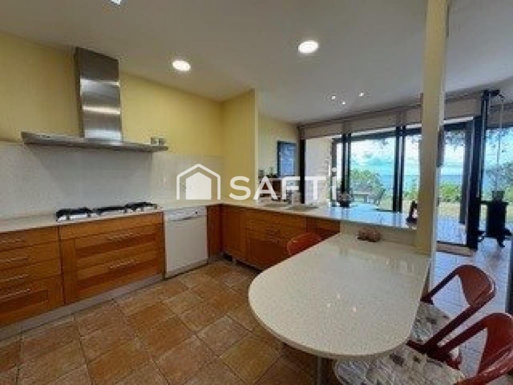 3 sovrum Villa till salu i Sant Pol de Mar med pool - 690 000 € (Ref: 9465498)