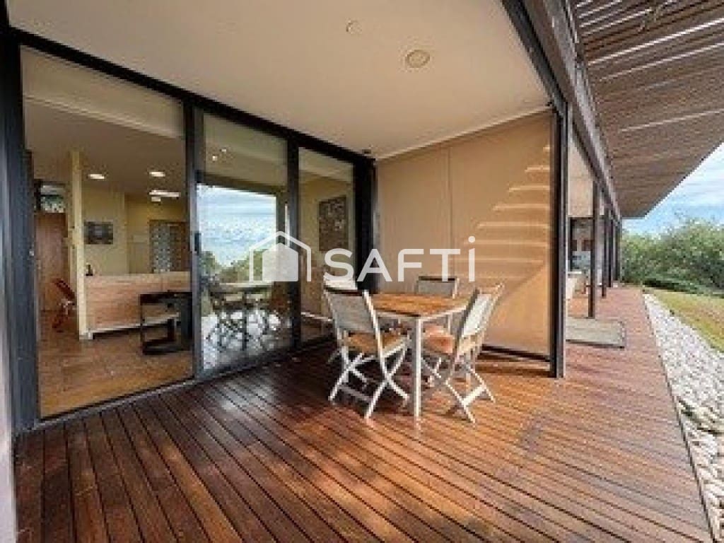 3 sovrum Villa till salu i Sant Pol de Mar med pool - 690 000 € (Ref: 9465498)