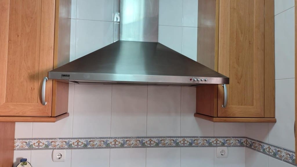 Apartamento de 4 habitaciones en Santiago de Compostela en alquiler con garaje - 1.500 € (Ref: 9465500)