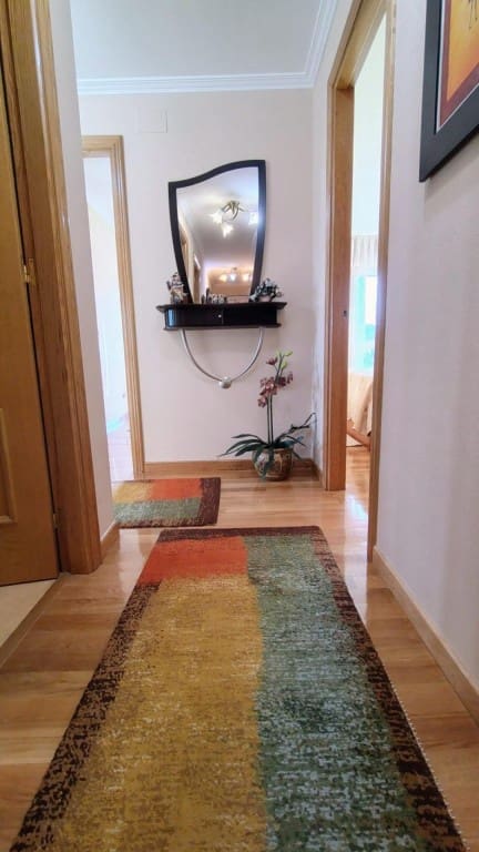 Apartamento de 4 habitaciones en Santiago de Compostela en alquiler con garaje - 1.500 € (Ref: 9465500)