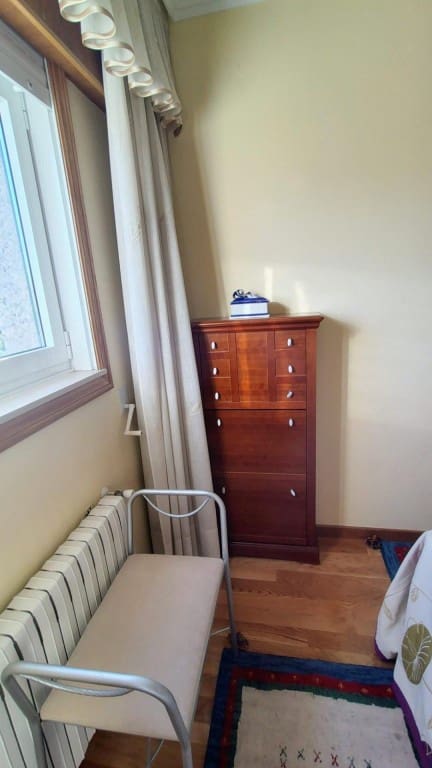 Apartamento de 4 habitaciones en Santiago de Compostela en alquiler con garaje - 1.500 € (Ref: 9465500)