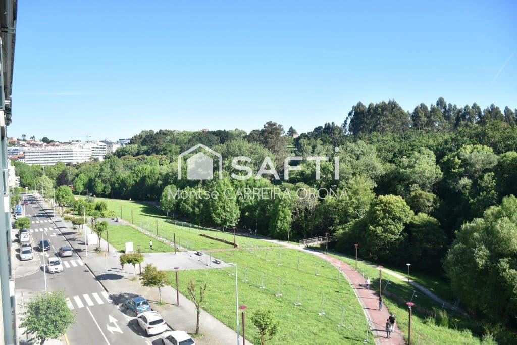 Apartamento de 4 habitaciones en Santiago de Compostela en alquiler con garaje - 1.500 € (Ref: 9465500)