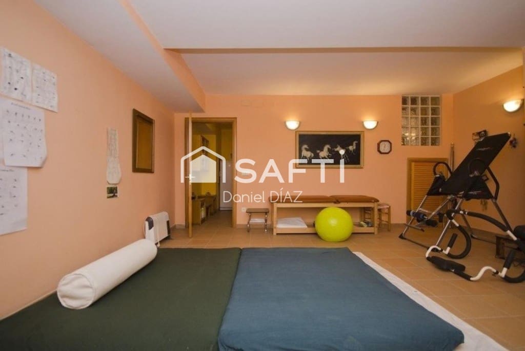 6 quarto Moradia para venda em Sils com piscina garagem - 590 000 € (Ref: 9465501)