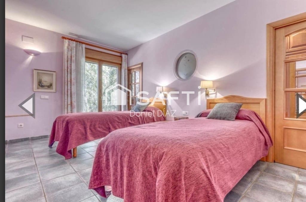 6 quarto Moradia para venda em Sils com piscina garagem - 590 000 € (Ref: 9465501)