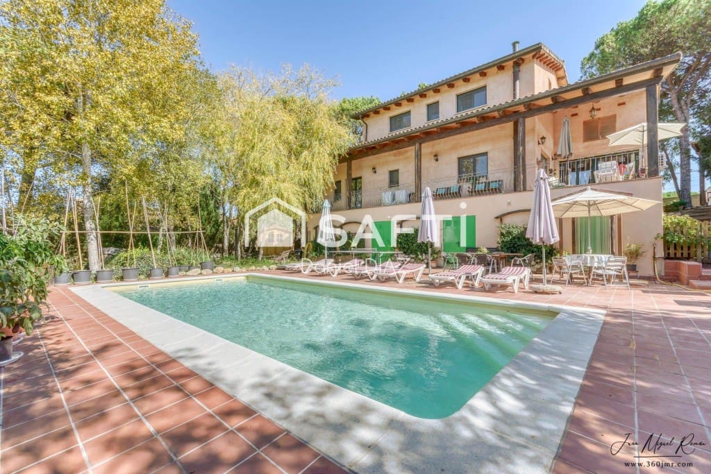 6 quarto Moradia para venda em Sils com piscina garagem - 590 000 € (Ref: 9465501)