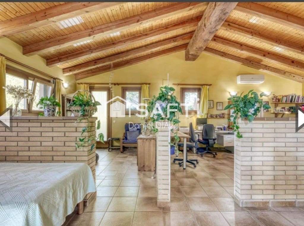 6 quarto Moradia para venda em Sils com piscina garagem - 590 000 € (Ref: 9465501)