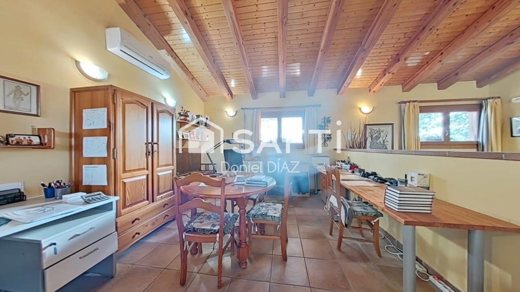 6 quarto Moradia para venda em Sils com piscina garagem - 590 000 € (Ref: 9465501)