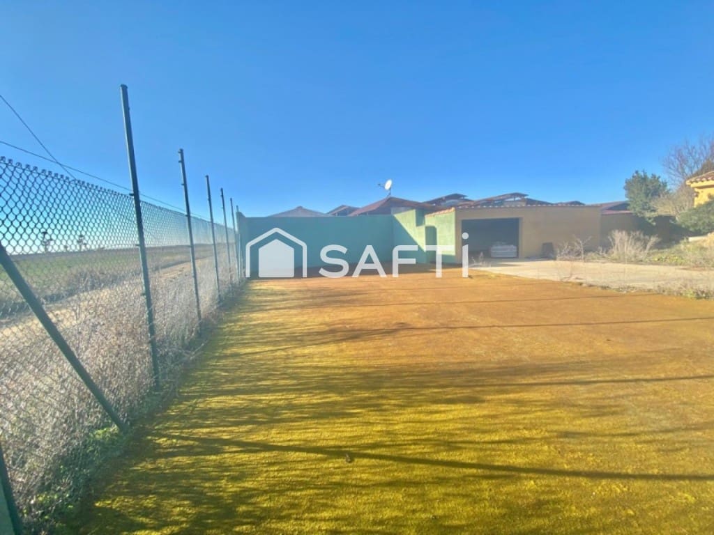 Comercial para venda em Melgar de Arriba com garagem - 190 000 € (Ref: 9465504)