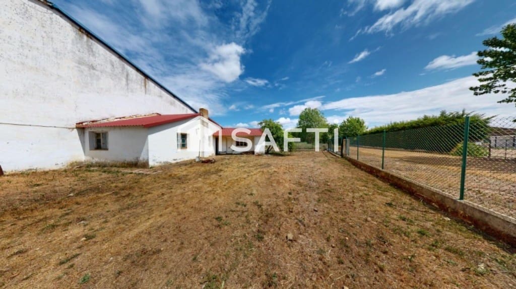 Comercial para venda em Melgar de Arriba com garagem - 190 000 € (Ref: 9465504)