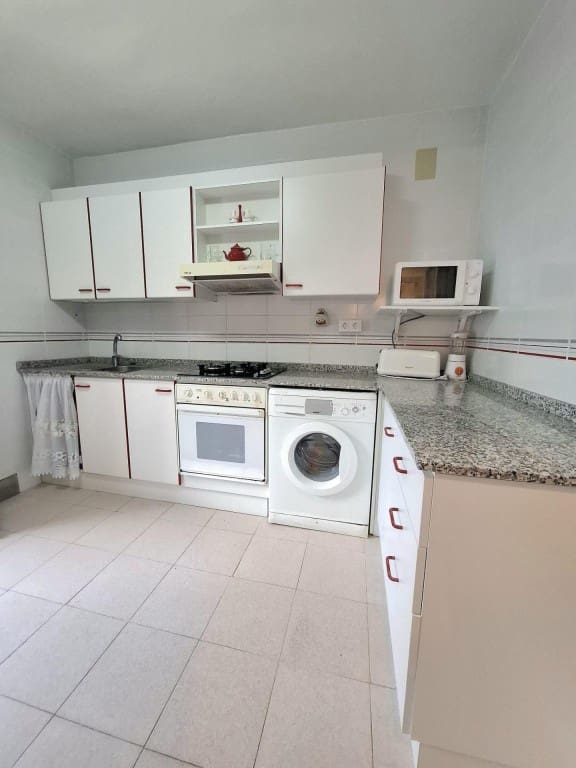 Adosado de 3 habitaciones en Oropesa  en venta con garaje - 191.000 € (Ref: 9465507)
