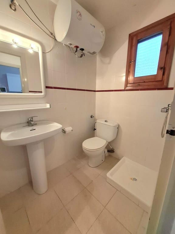 Adosado de 3 habitaciones en Oropesa  en venta con garaje - 191.000 € (Ref: 9465507)