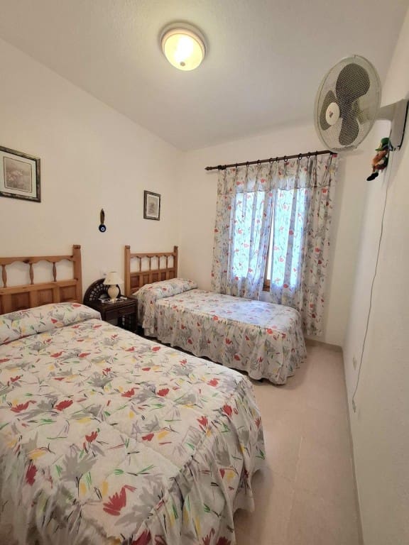 Adosado de 3 habitaciones en Oropesa  en venta con garaje - 191.000 € (Ref: 9465507)