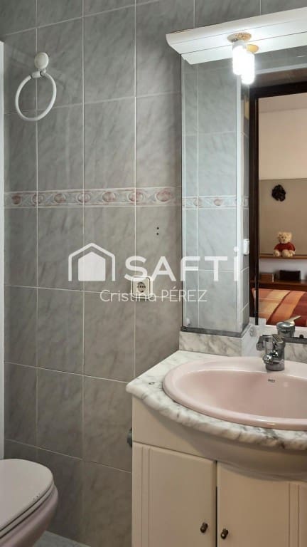 Chalet de 3 habitaciones en Blanes en venta con garaje - 329.000 € (Ref: 9468318)