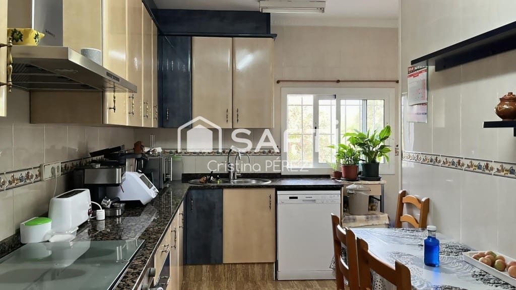 Chalet de 3 habitaciones en Blanes en venta con garaje - 329.000 € (Ref: 9468318)