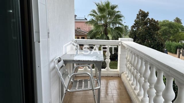 Chalet de 3 habitaciones en Blanes en venta con garaje - 329.000 € (Ref: 9468318)