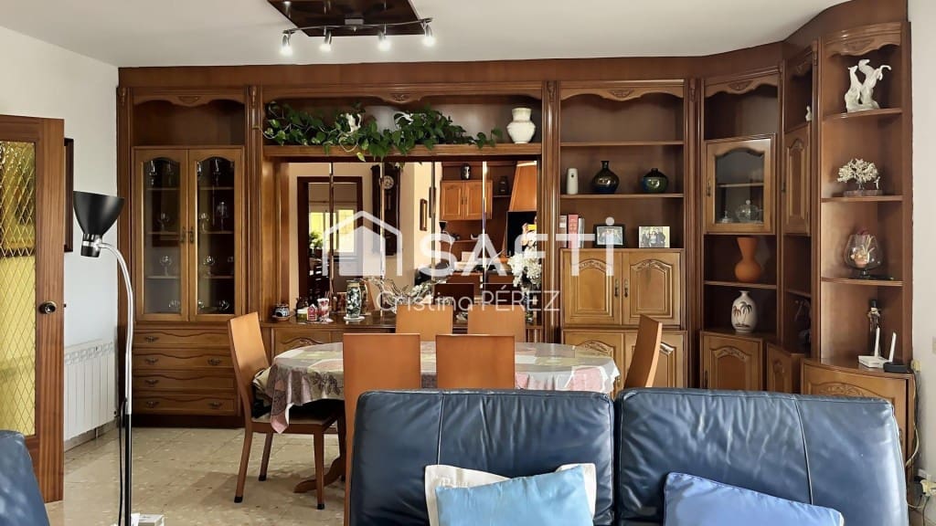 Chalet de 3 habitaciones en Blanes en venta con garaje - 329.000 € (Ref: 9468318)