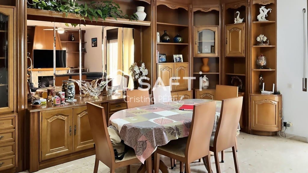 Chalet de 3 habitaciones en Blanes en venta con garaje - 329.000 € (Ref: 9468318)