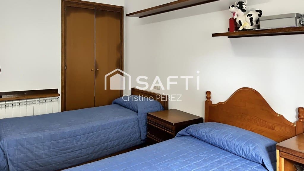 Chalet de 3 habitaciones en Blanes en venta con garaje - 329.000 € (Ref: 9468318)