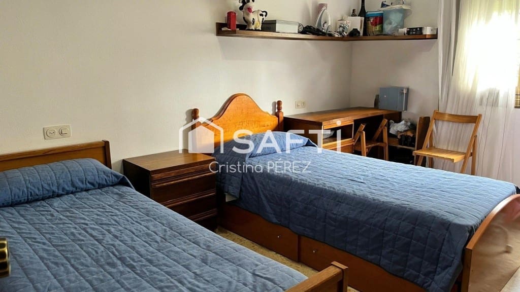 Chalet de 3 habitaciones en Blanes en venta con garaje - 329.000 € (Ref: 9468318)