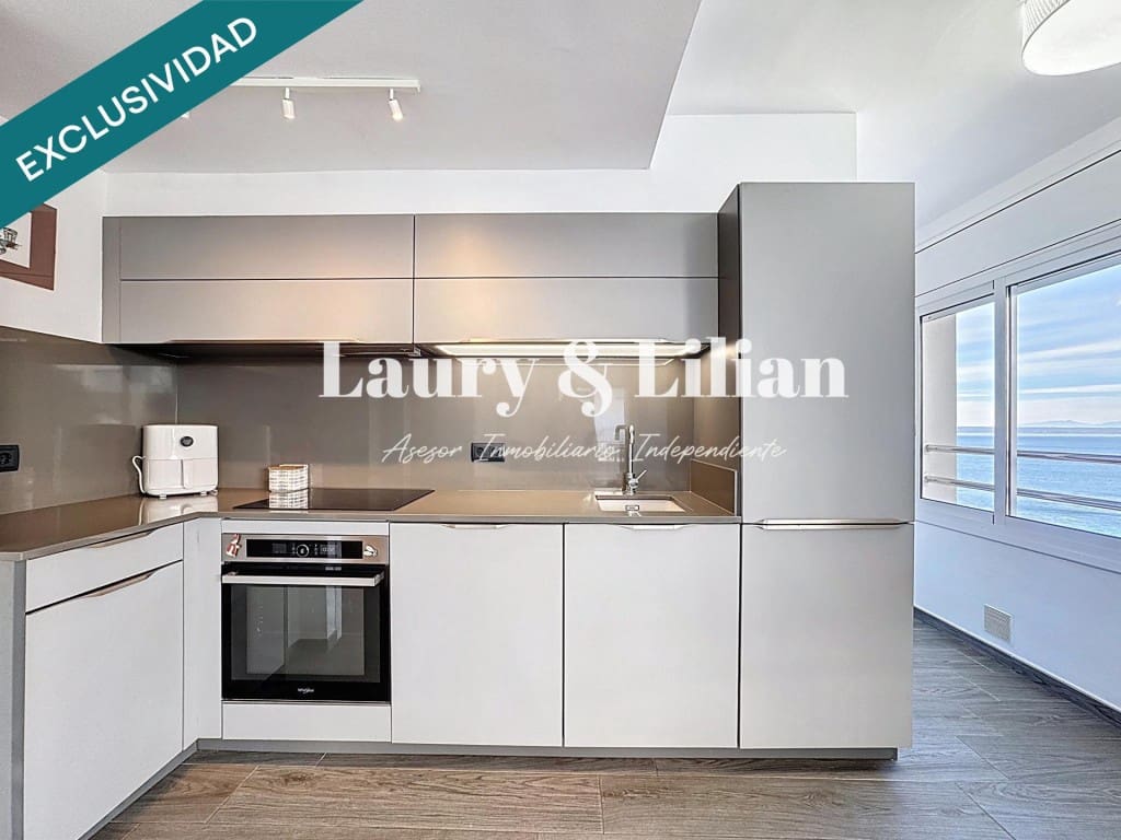 2 bedroom Apartment for sale in Roses - € 315,000 (Ref: 9468319)