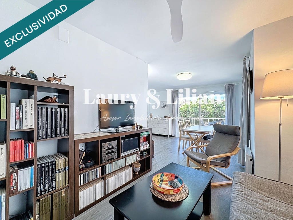 2 bedroom Apartment for sale in Roses - € 315,000 (Ref: 9468319)