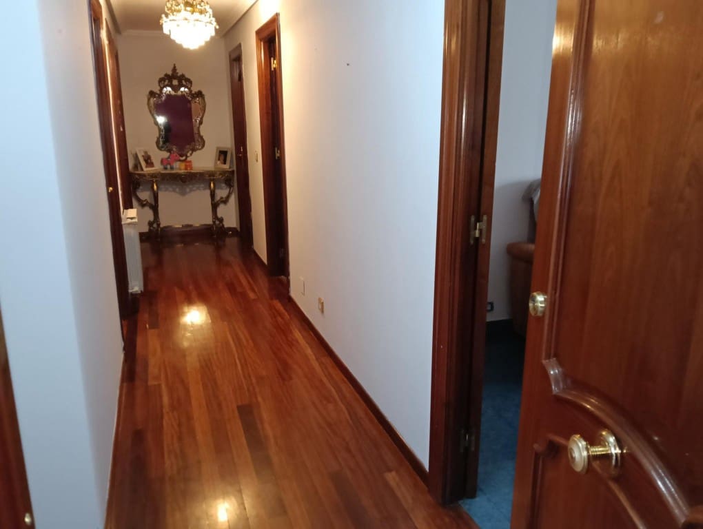 4 Zimmer Villa zu verkaufen in Santa Maria del Paramo mit Garage - 175.000 € (Ref: 9468321)