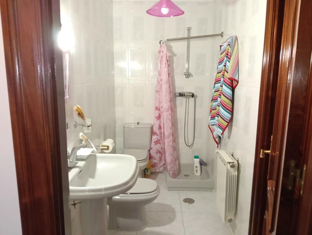 4 Zimmer Villa zu verkaufen in Santa Maria del Paramo mit Garage - 175.000 € (Ref: 9468321)