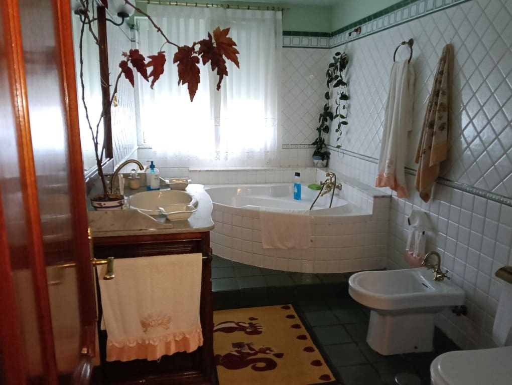 4 Zimmer Villa zu verkaufen in Santa Maria del Paramo mit Garage - 175.000 € (Ref: 9468321)