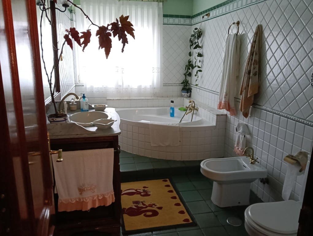 4 Zimmer Villa zu verkaufen in Santa Maria del Paramo mit Garage - 175.000 € (Ref: 9468321)