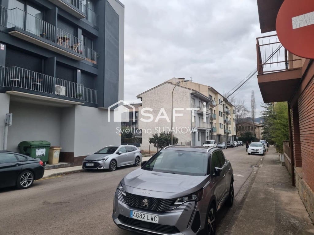 2 bedroom Apartment for sale in Olot - € 190,000 (Ref: 9468322)