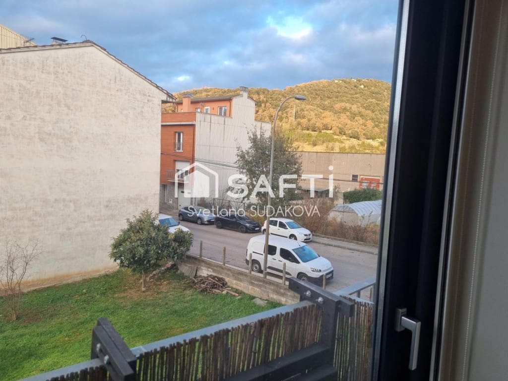 2 bedroom Apartment for sale in Olot - € 190,000 (Ref: 9468322)