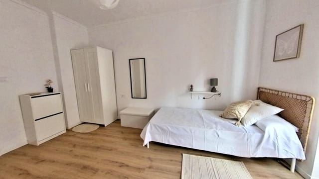 3 bedroom Apartment for sale in Elda - € 115,000 (Ref: 9468323)