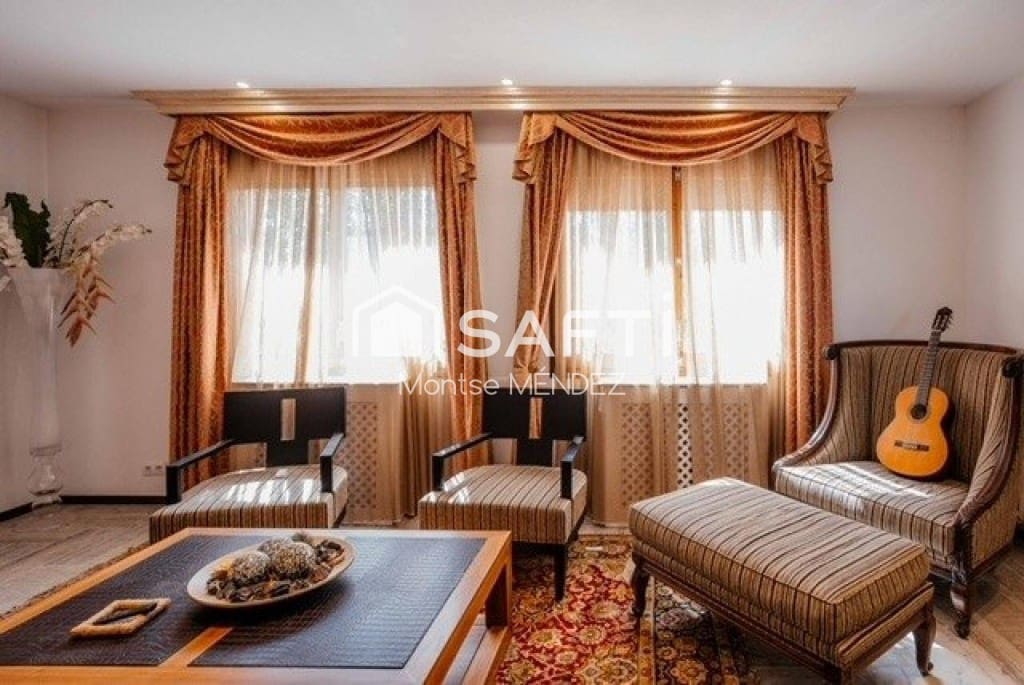 4 bedroom Villa for sale in Montroig-Mar with pool - € 525,000 (Ref: 9468326)