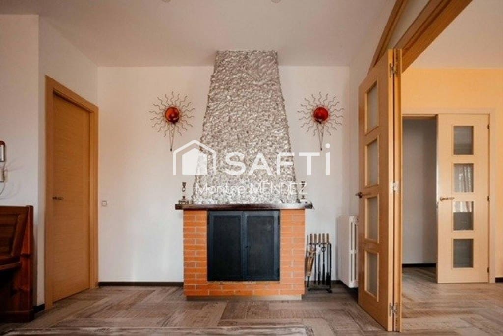 4 bedroom Villa for sale in Montroig-Mar with pool - € 525,000 (Ref: 9468326)