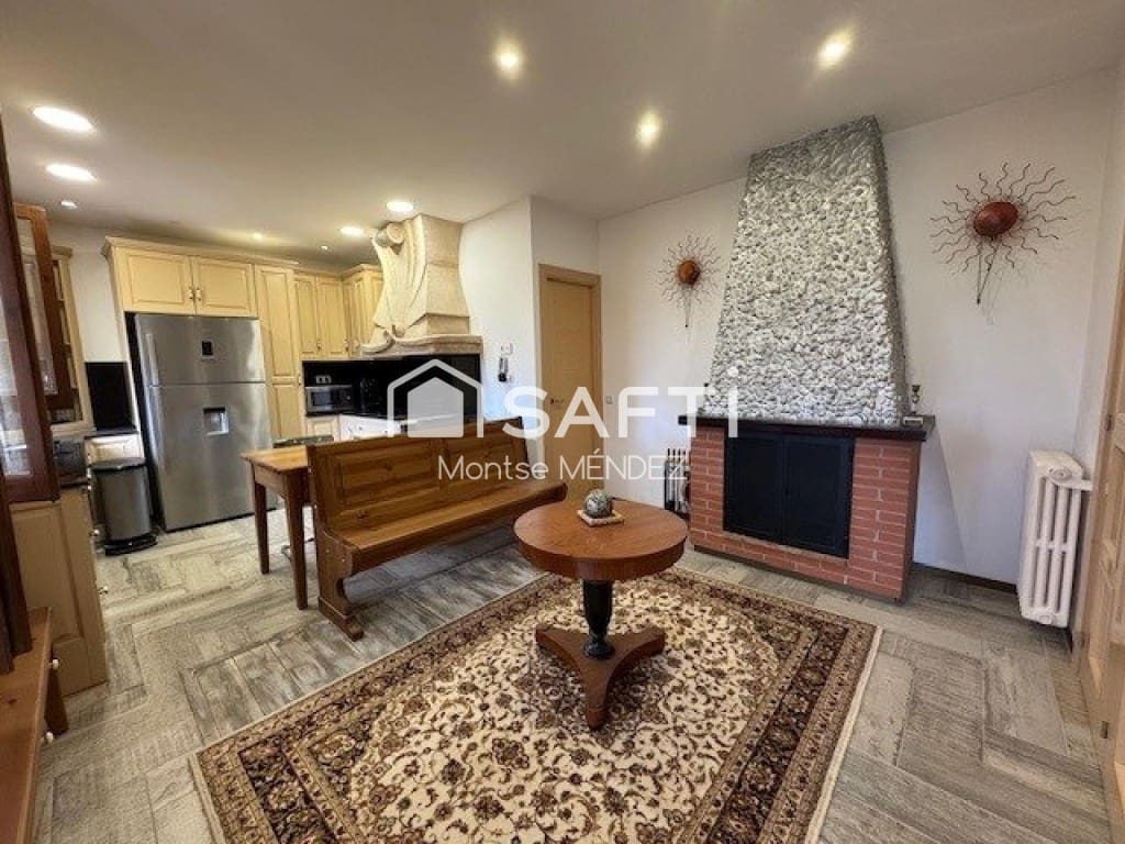 4 bedroom Villa for sale in Montroig-Mar with pool - € 525,000 (Ref: 9468326)