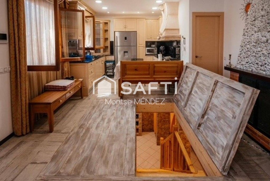 4 bedroom Villa for sale in Montroig-Mar with pool - € 525,000 (Ref: 9468326)