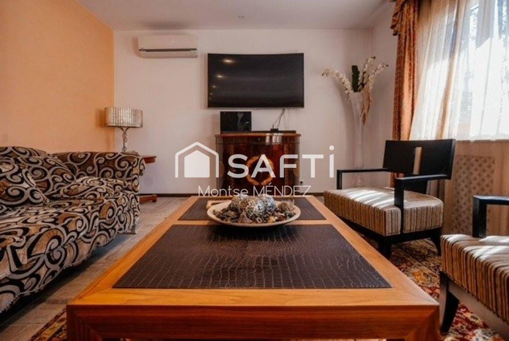 4 bedroom Villa for sale in Montroig-Mar with pool - € 525,000 (Ref: 9468326)