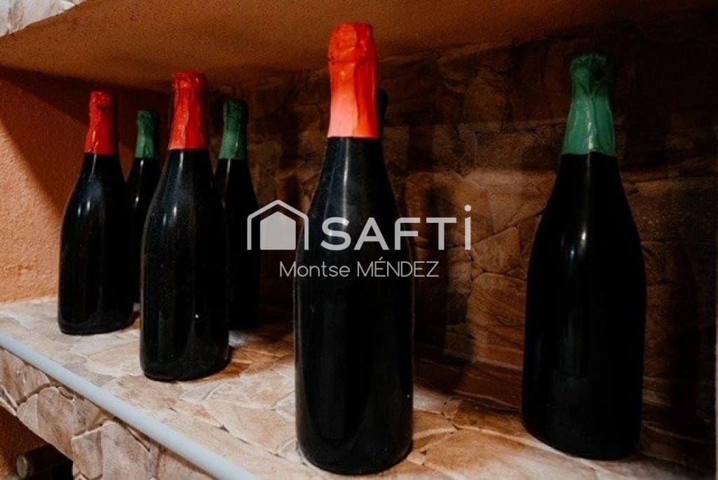 4 bedroom Villa for sale in Montroig-Mar with pool - € 525,000 (Ref: 9468326)