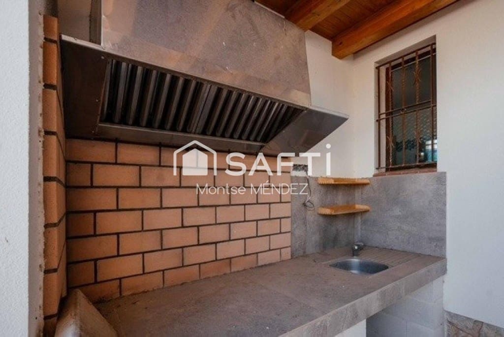 4 bedroom Villa for sale in Montroig-Mar with pool - € 525,000 (Ref: 9468326)