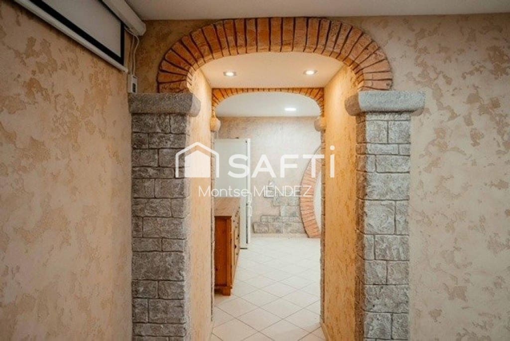 4 bedroom Villa for sale in Montroig-Mar with pool - € 525,000 (Ref: 9468326)