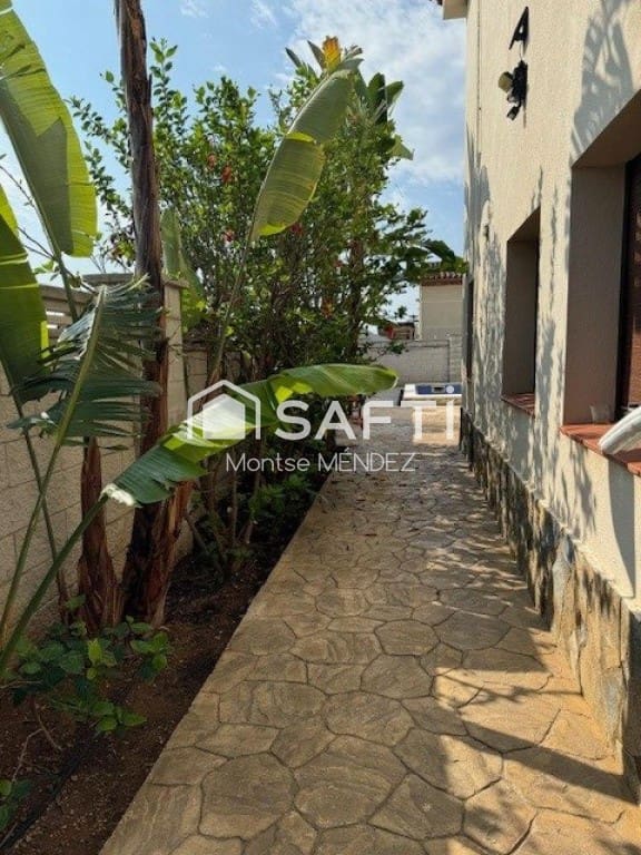 4 bedroom Villa for sale in Montroig-Mar with pool - € 525,000 (Ref: 9468326)