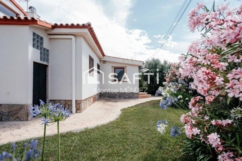 4 bedroom Villa for sale in Montroig-Mar with pool - € 525,000 (Ref: 9468326)