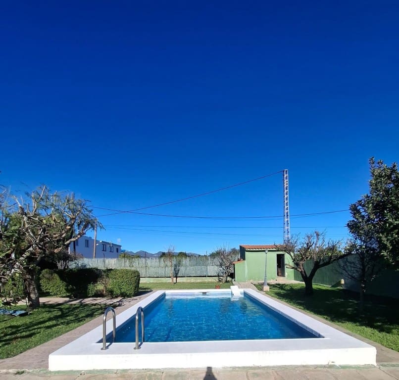 4 Zimmer Villa zu verkaufen in Castello de la Plana mit Pool - 349.000 € (Ref: 9470342)