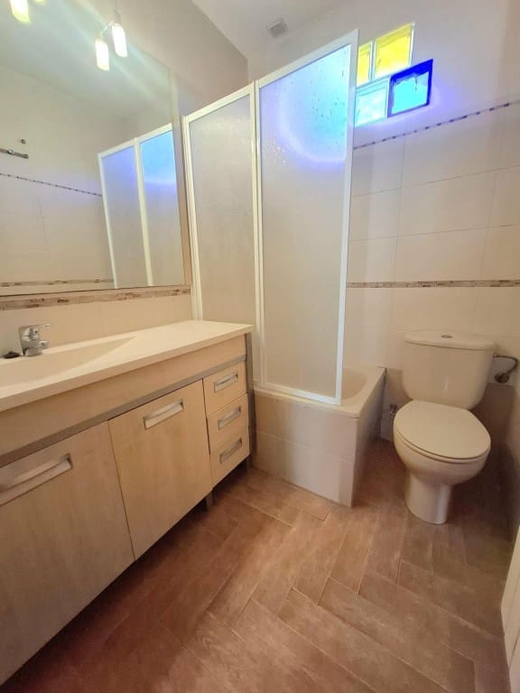 4 Zimmer Villa zu verkaufen in Castello de la Plana mit Pool - 349.000 € (Ref: 9470342)