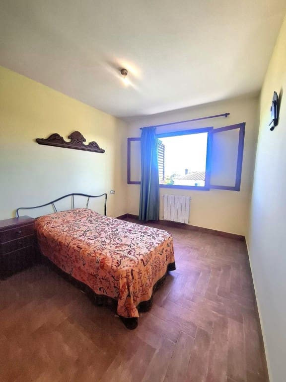 4 Zimmer Villa zu verkaufen in Castello de la Plana mit Pool - 349.000 € (Ref: 9470342)