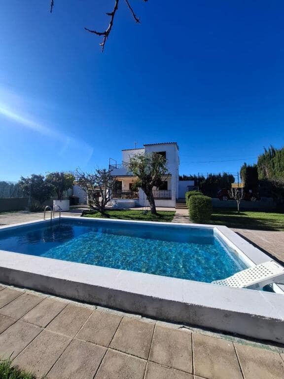 4 soveværelse Villa til salg i Castello de la Plana med swimmingpool - € 349.000 (Ref: 9470342)