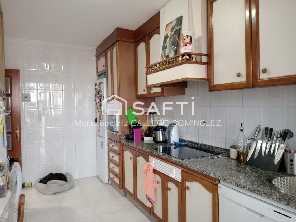 3 sovrum Lägenhet till salu i Cangas med garage - 215 000 € (Ref: 9472799)